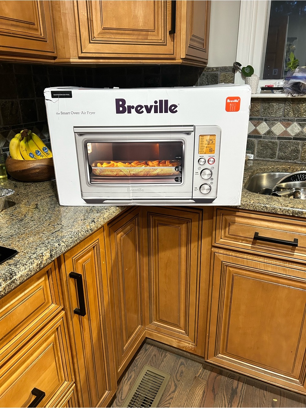 Breville White and Silver Smart Oven Air Fryer Retail Box